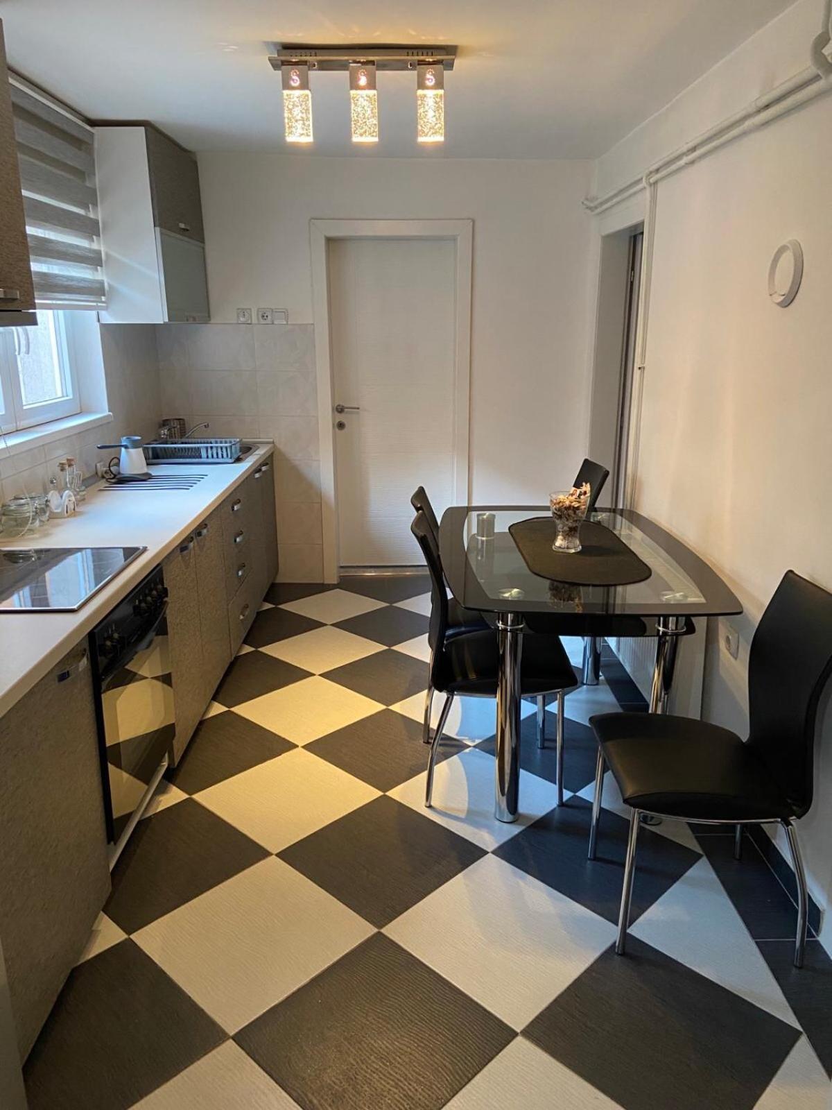 Downtown Apartment Nis Bagian luar foto